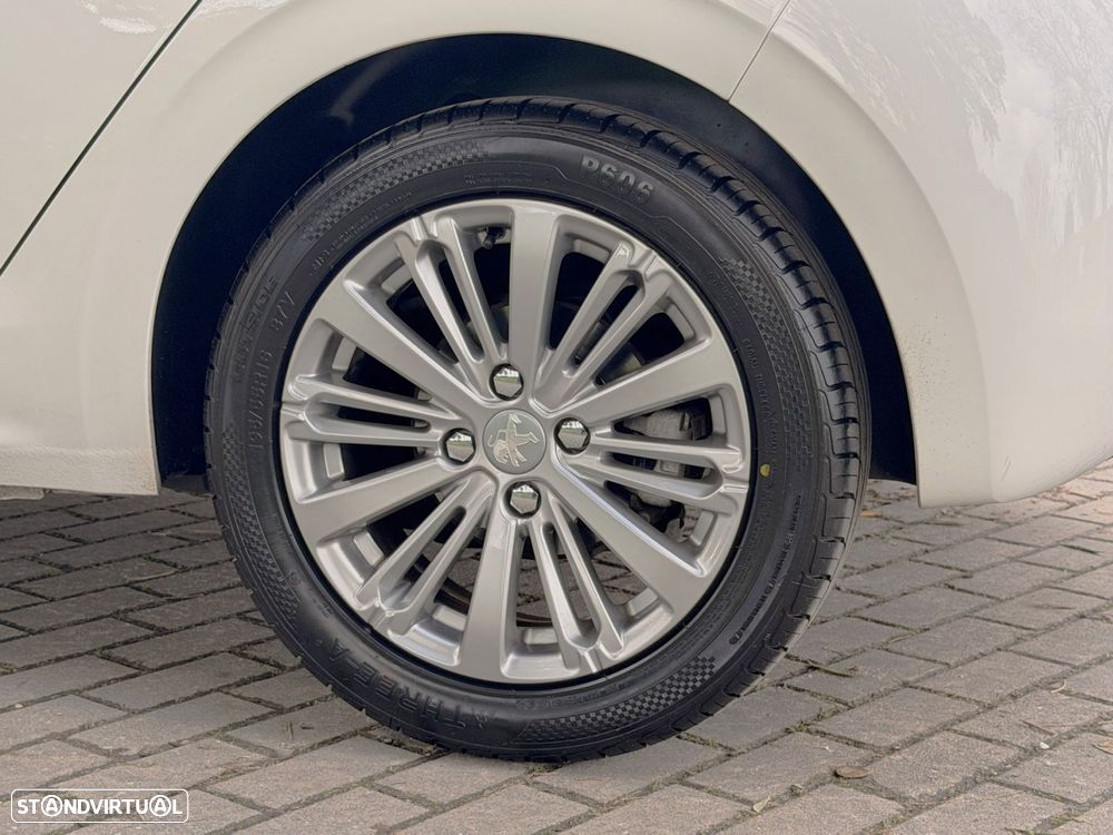 Peugeot 208 1.5 BlueHDi Signature - 48