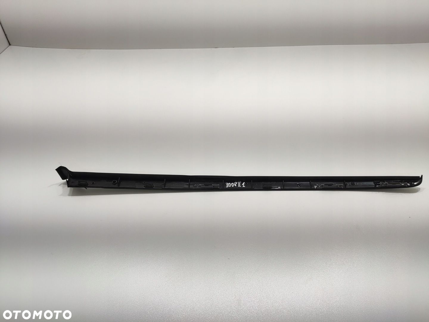 LISTWA SZYBY CZOŁOWEJ PRAWA PEUGEOT 3008 II 2016-2024 9810111980 - 5