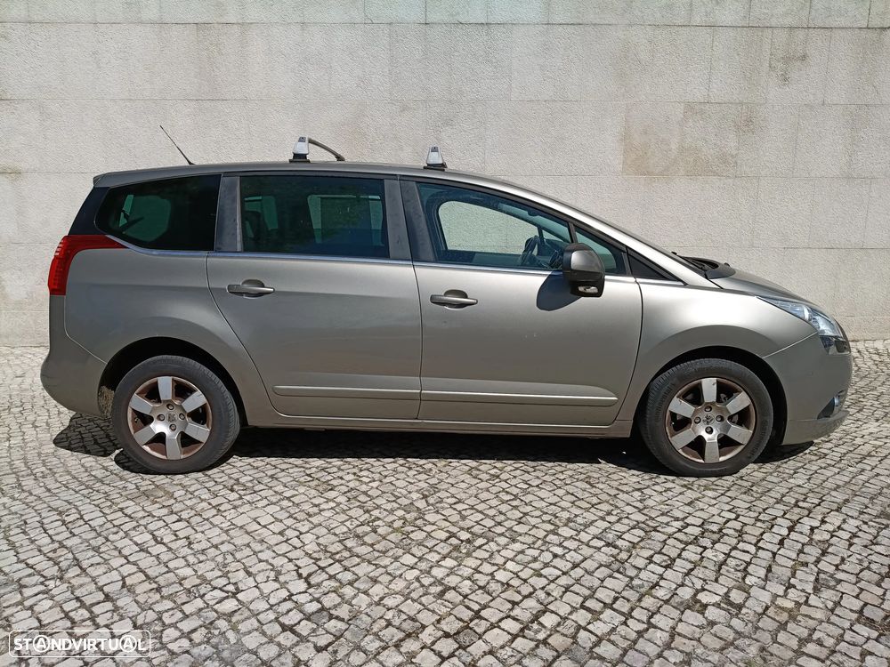 Peugeot 5008 1.6 HDi 7L Allure - 22