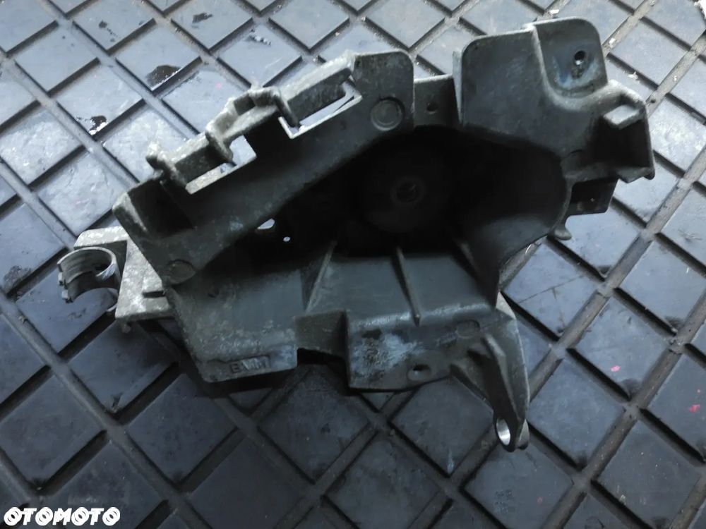 ŁAPA WSPORNIK MOCOWANIE SKRZYNI RENAULT KANGOO I LIFT CLIO II 1.5DCI 430825 POSIADAM 4 SZT - 8