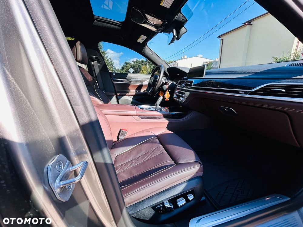 BMW Seria 7 750Li xDrive - 9
