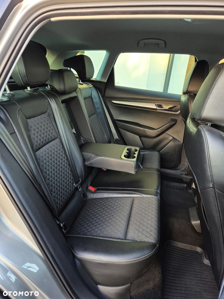 Skoda Karoq 2.0 TDI SCR 4x4 Style DSG - 18