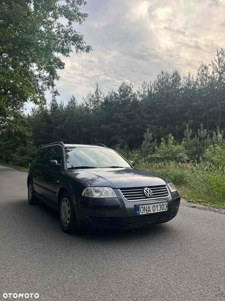 Volkswagen Passat - 1