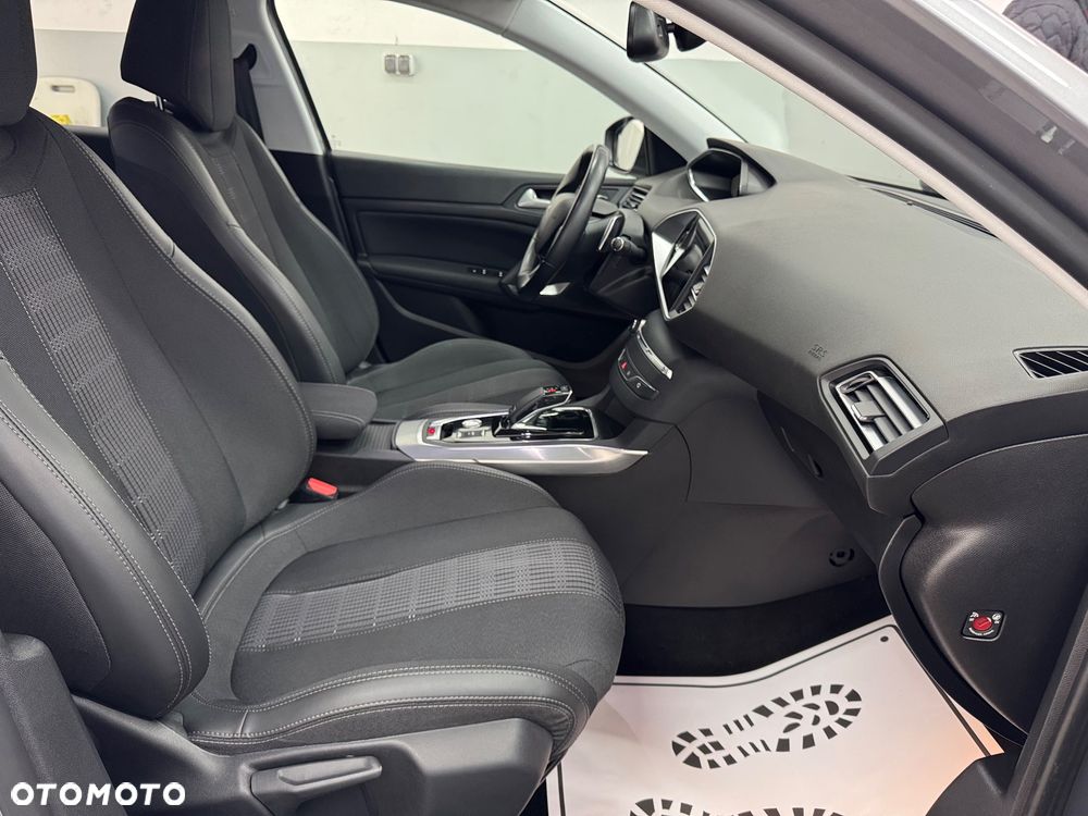 Peugeot 308 BlueHDi 130 EAT8 Stop & Start Allure Pack - 31