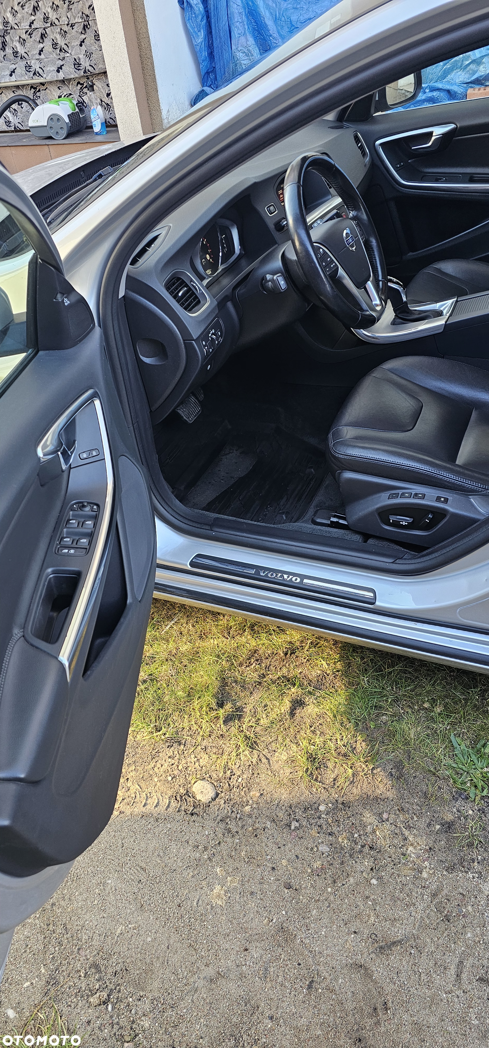 Volvo V60 T5 Drive-E R-Design Summum - 26