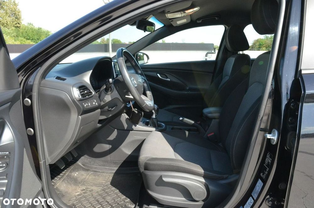 Hyundai i30 1.4 Comfort - 25