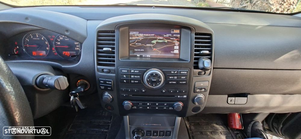Nissan Navara 3.0 dCi V6 CD LE AT 4WD - 26
