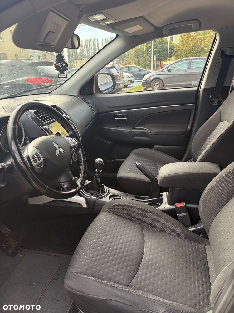 Mitsubishi ASX - 10