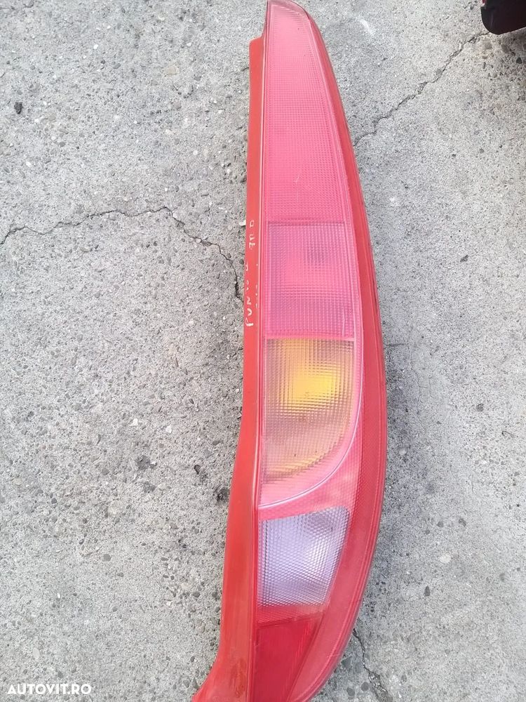 Stop Dreapta pentru Fiat Punto an 2004 - 1