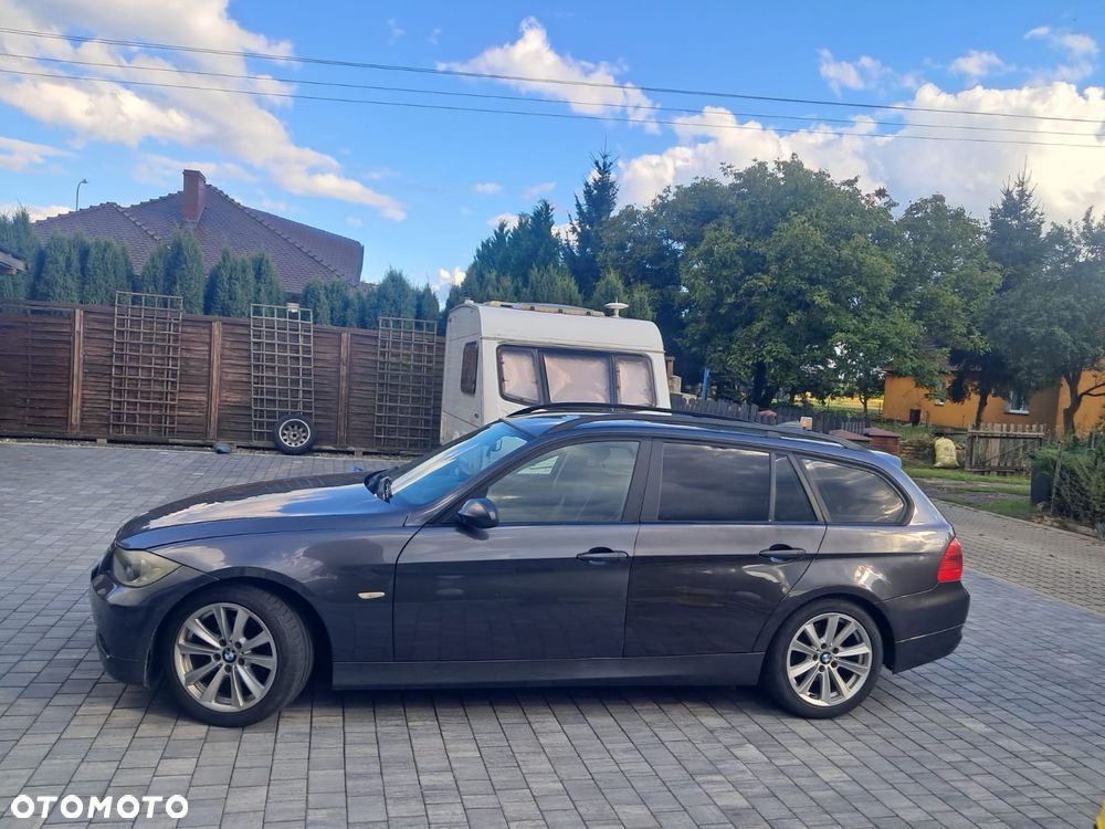BMW Seria 3 318d - 3
