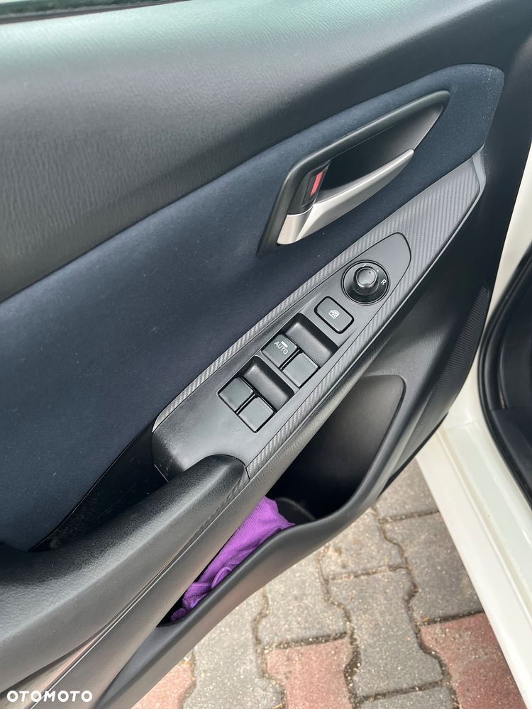 Mazda 2 - 10