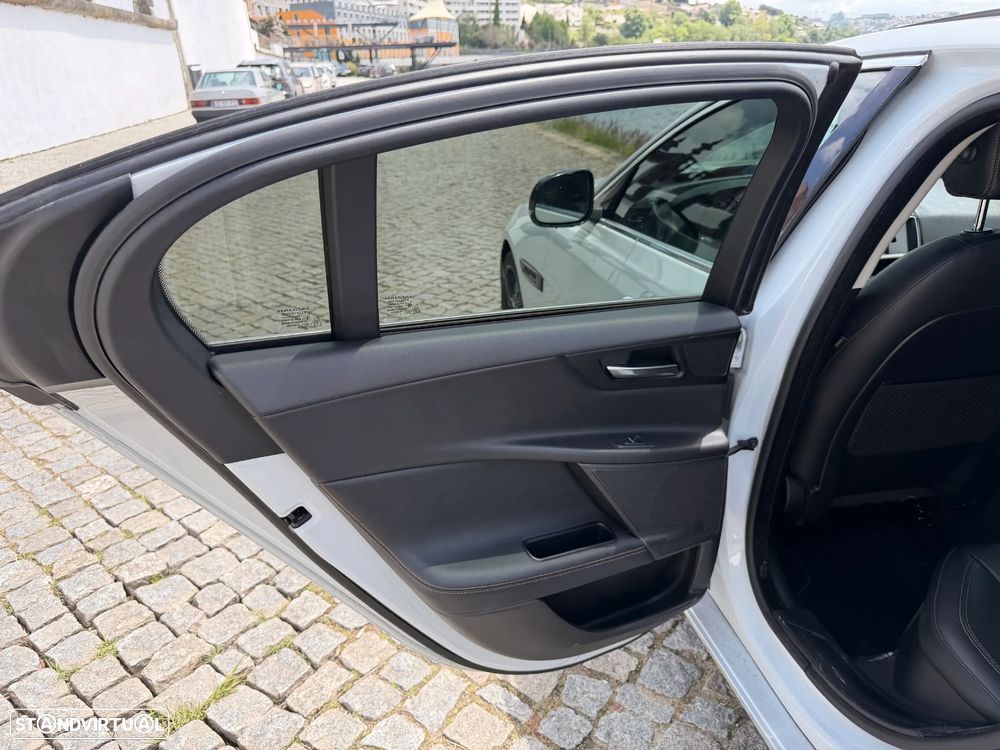Jaguar XE 20d Aut. R-Sport Ingenium Edition - 14