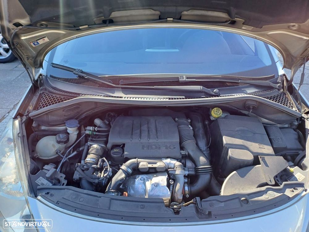 Peugeot 207 SW 1.6 HDi Outdoor FAP - 12