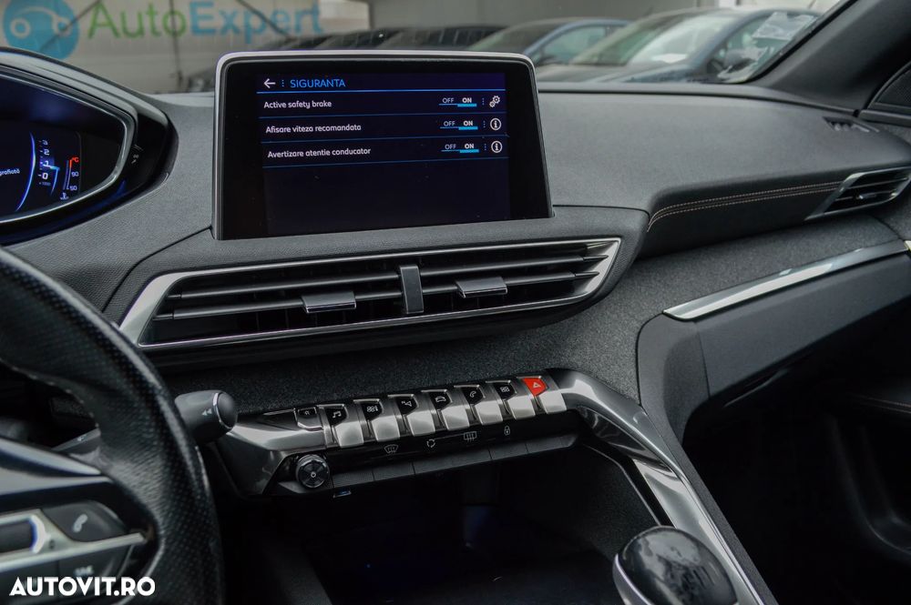 Peugeot 3008 1.2 PureTech Turbo S&S Allure - 28