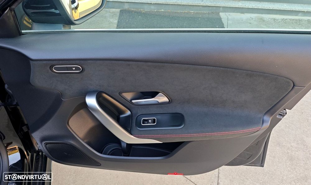 Mercedes-Benz A 250 - 35