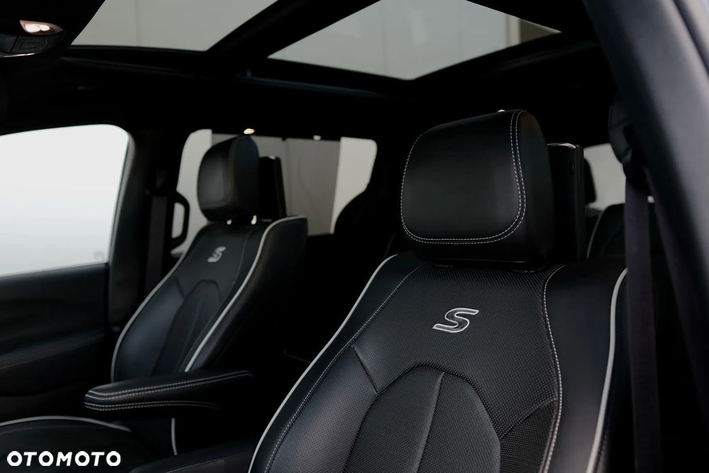 Chrysler Pacifica - 32