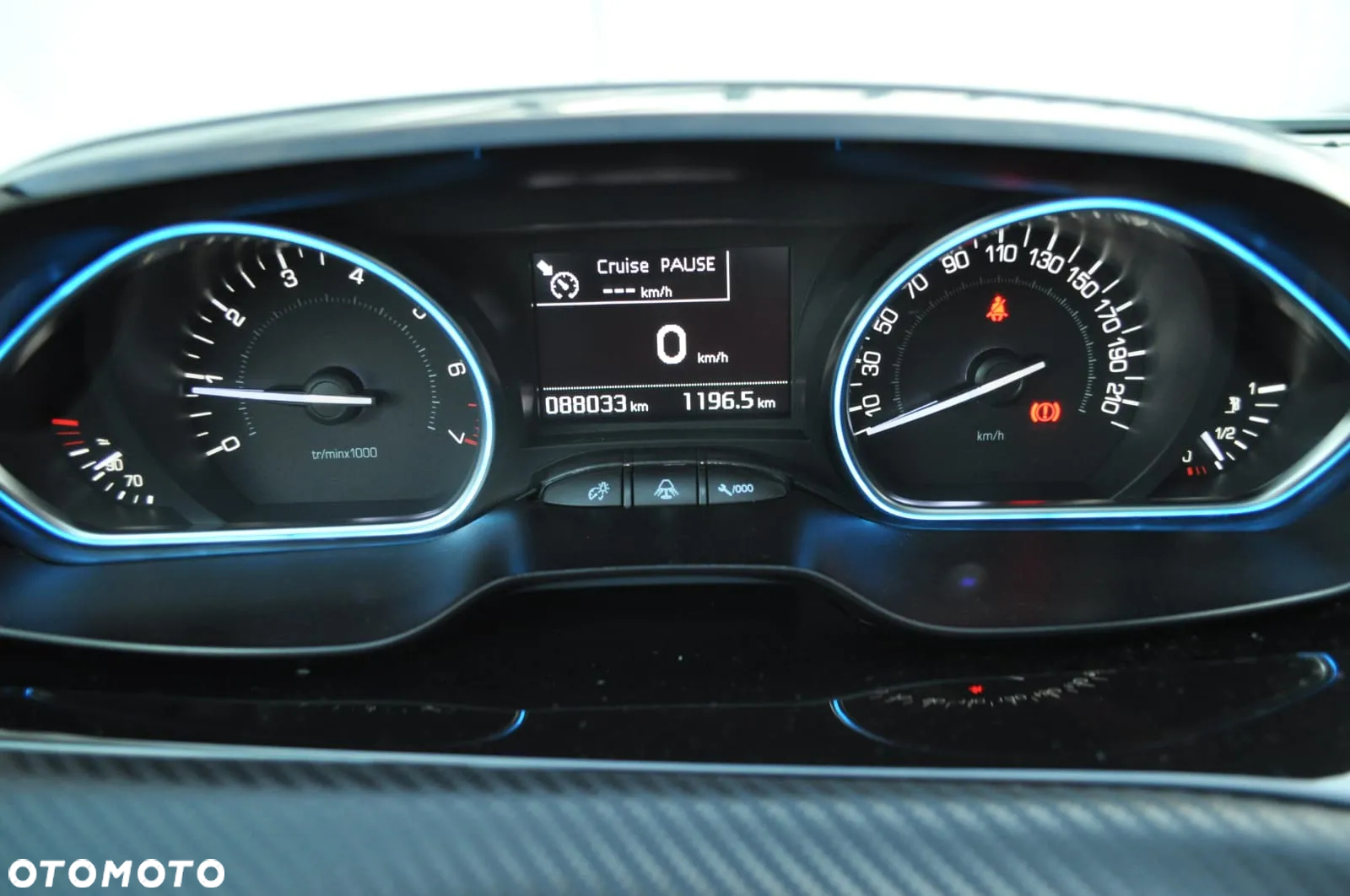 Peugeot 2008 - 12