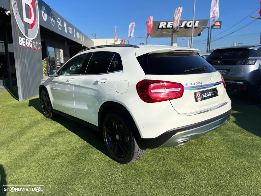 Mercedes-Benz GLA 200 d Aut. - 10