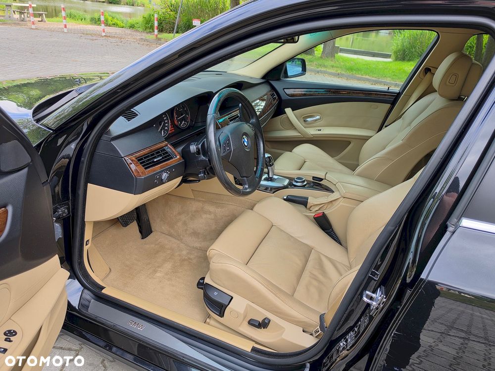 BMW Seria 5 525xd - 15