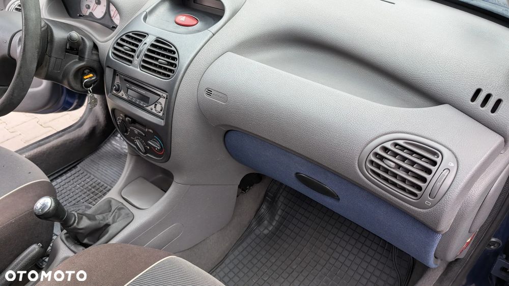 Peugeot 206 - 16