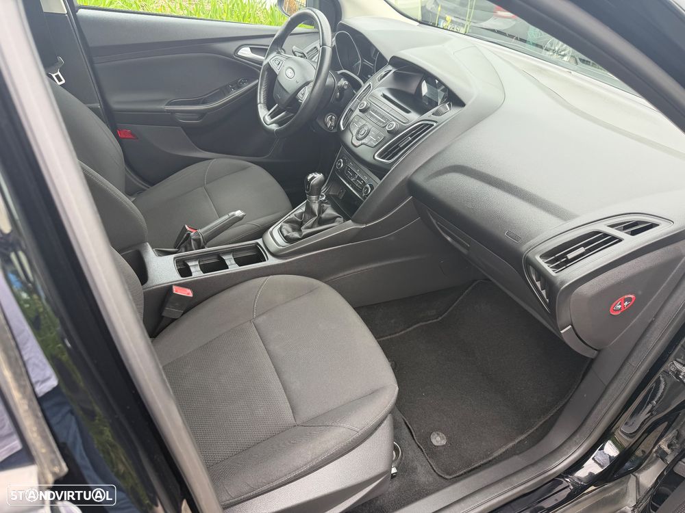 Ford Focus SW 1.0 EcoBoost S&S Titanium - 9