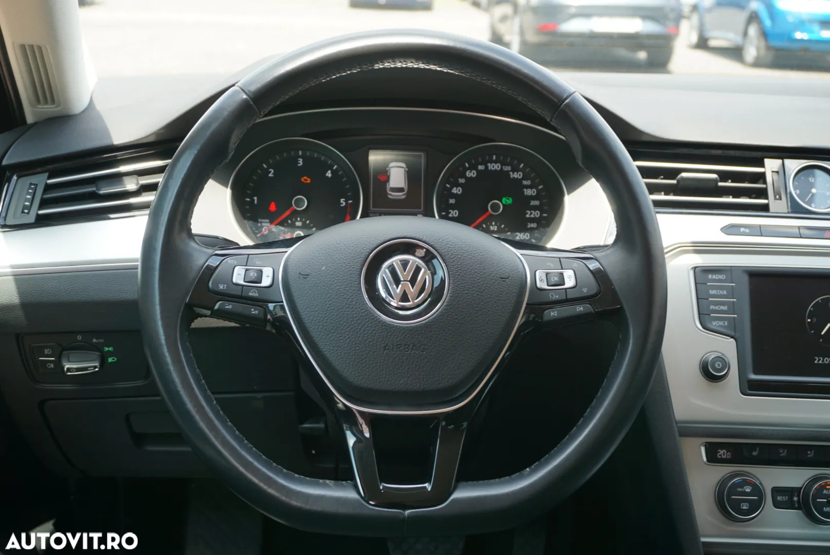 Volkswagen Passat Variant 2.0 TDI DSG Comfortline - 11