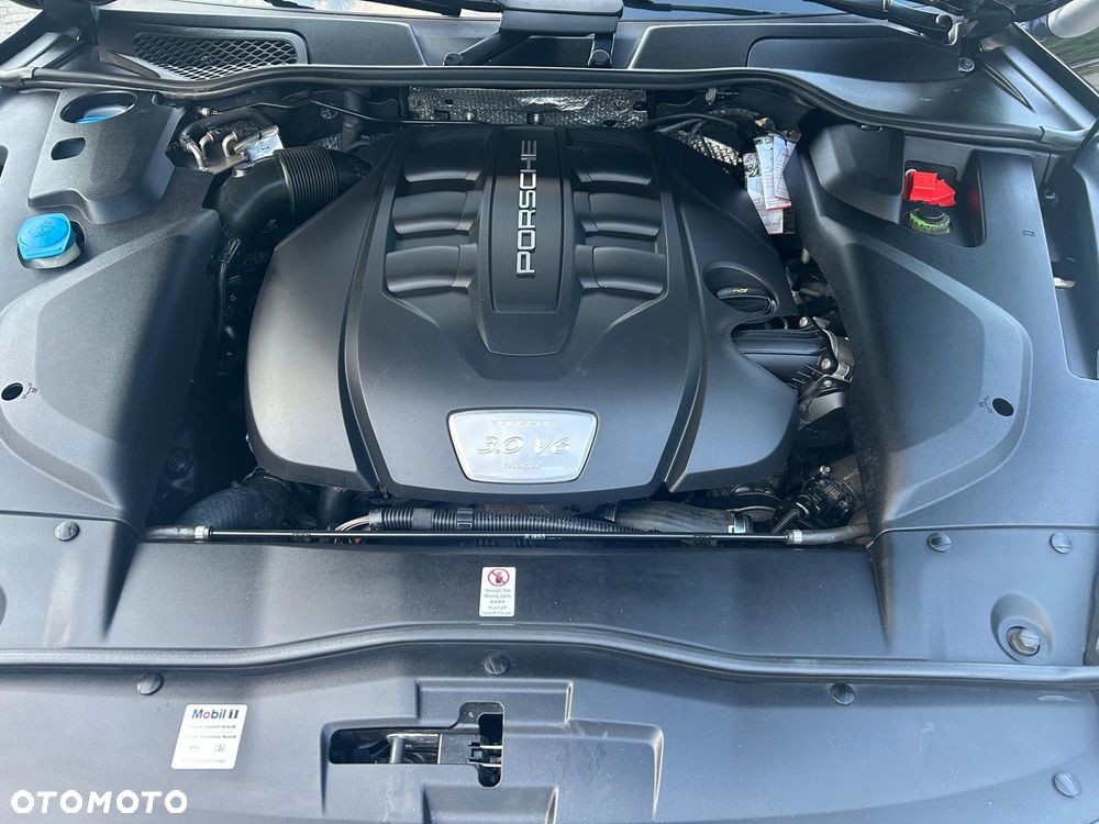 Porsche Cayenne Diesel Platinum Edition - 16