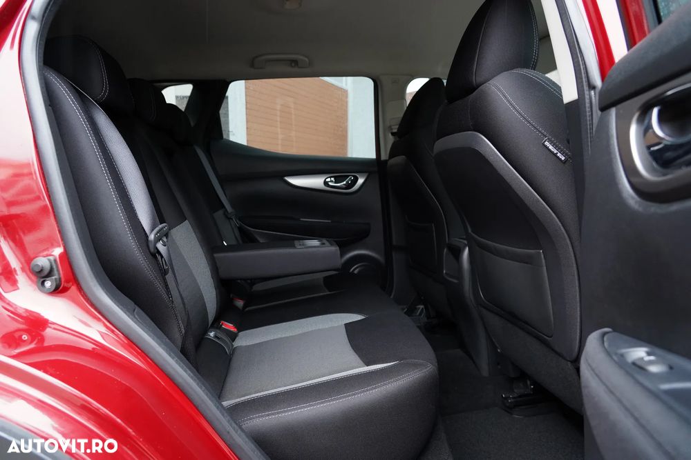 Nissan Qashqai 1.6 DIG-T N-Connecta - 8