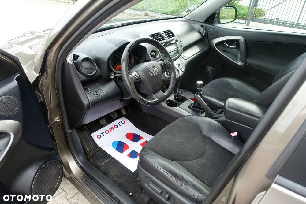 Toyota RAV4 2.2 D-4D 4x4 Sol - 11