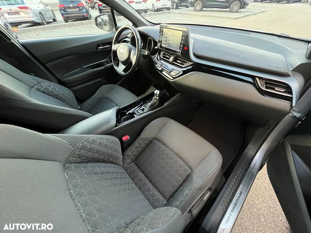 Toyota C-HR 2.0 Hybrid Team Deutschland - 13