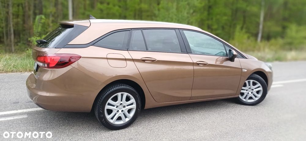 Opel Astra 1.4 Turbo Edition - 10