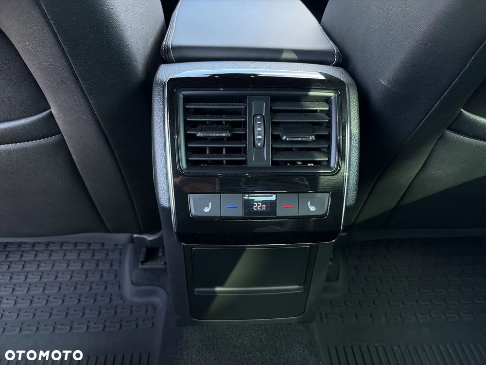 Skoda Superb 2.0 TSI Sportline DSG - 17