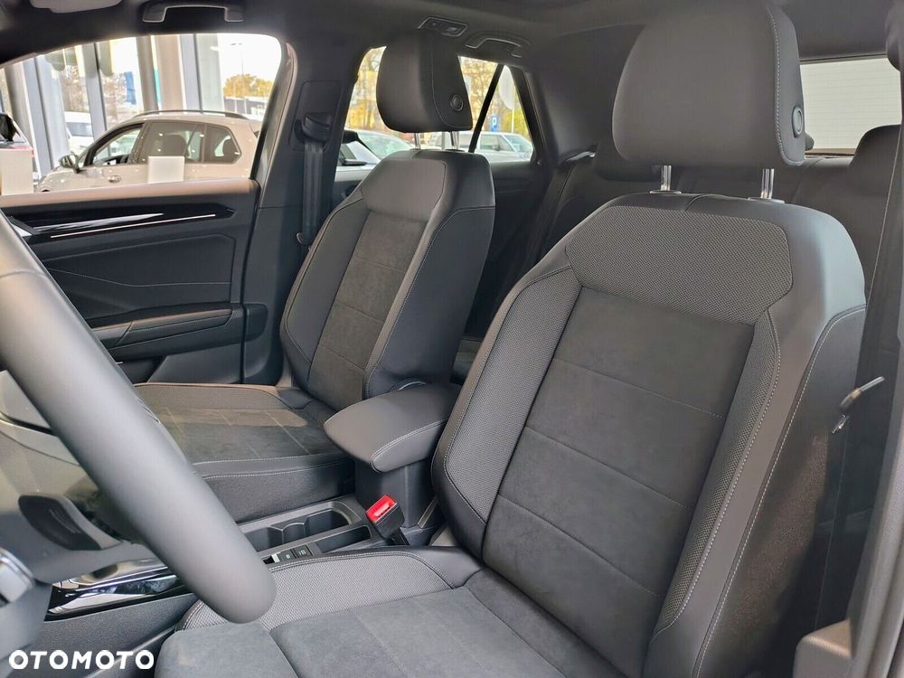 Volkswagen T-Roc - 13