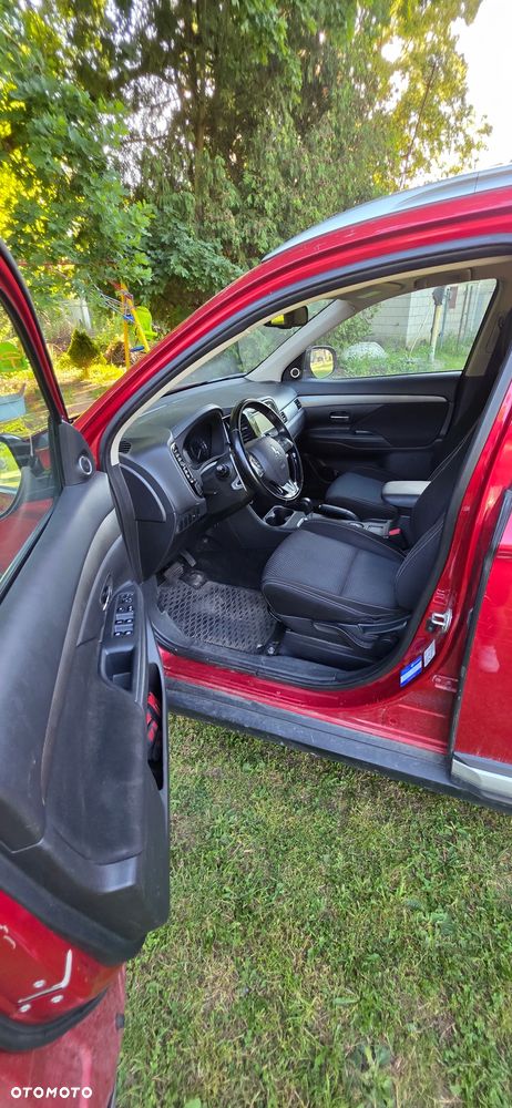 Mitsubishi Outlander 2.2 DI-D Intense + SDA 4WD - 4