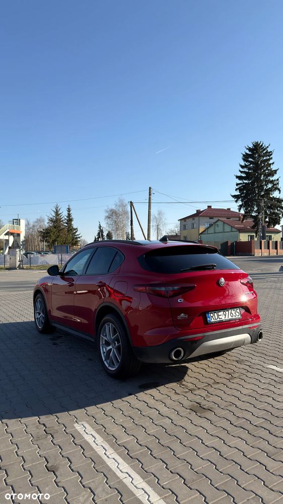 Alfa Romeo Stelvio 2.0 Turbo 16V AT8-Q4 Ti - 5
