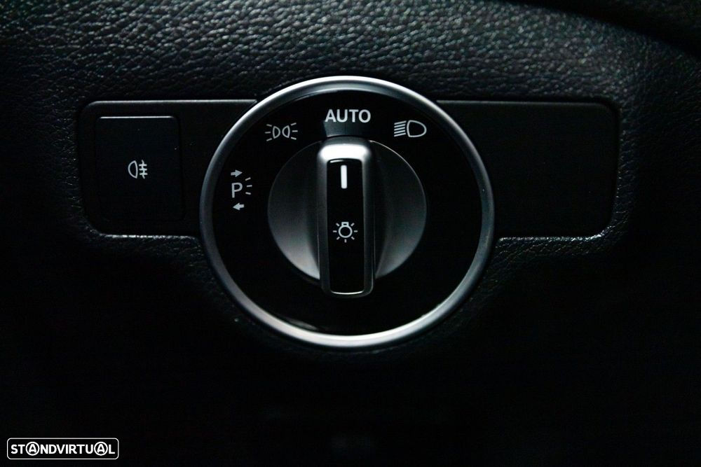 Mercedes-Benz CLA 200 d Shooting Brake Urban - 25