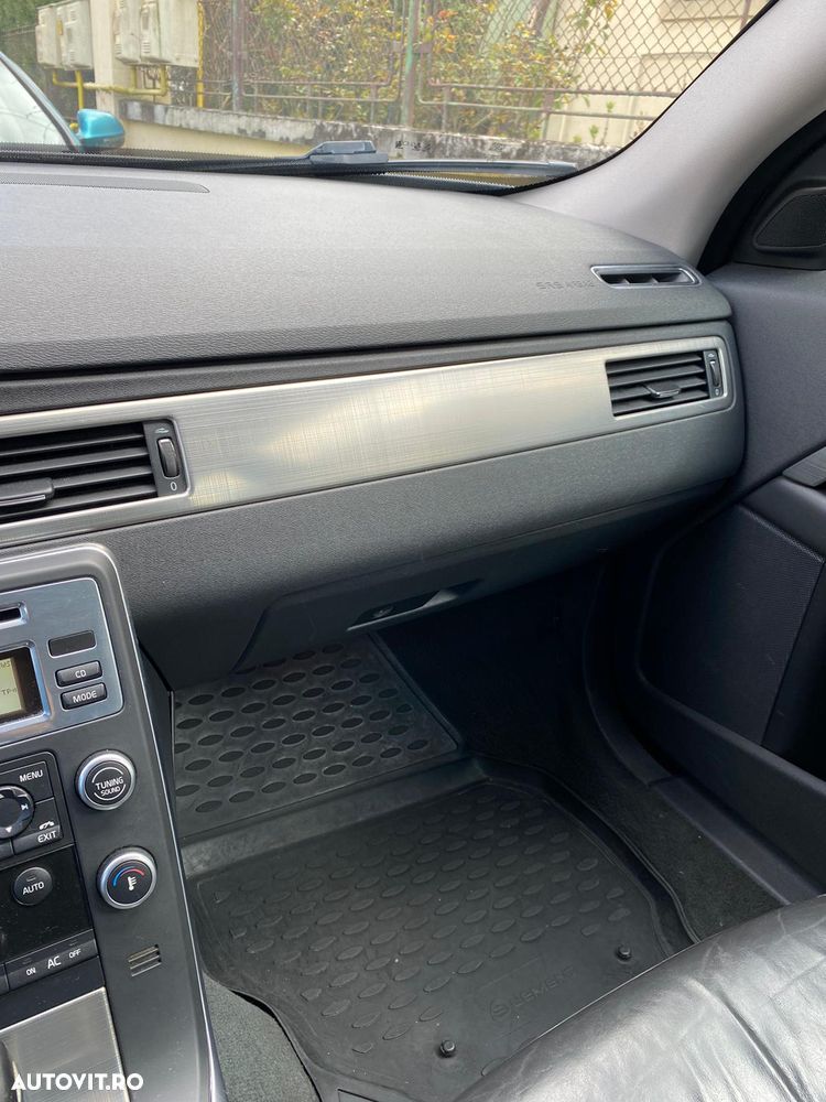 Volvo XC 70 D5 AWD Geartronic Momentum - 6