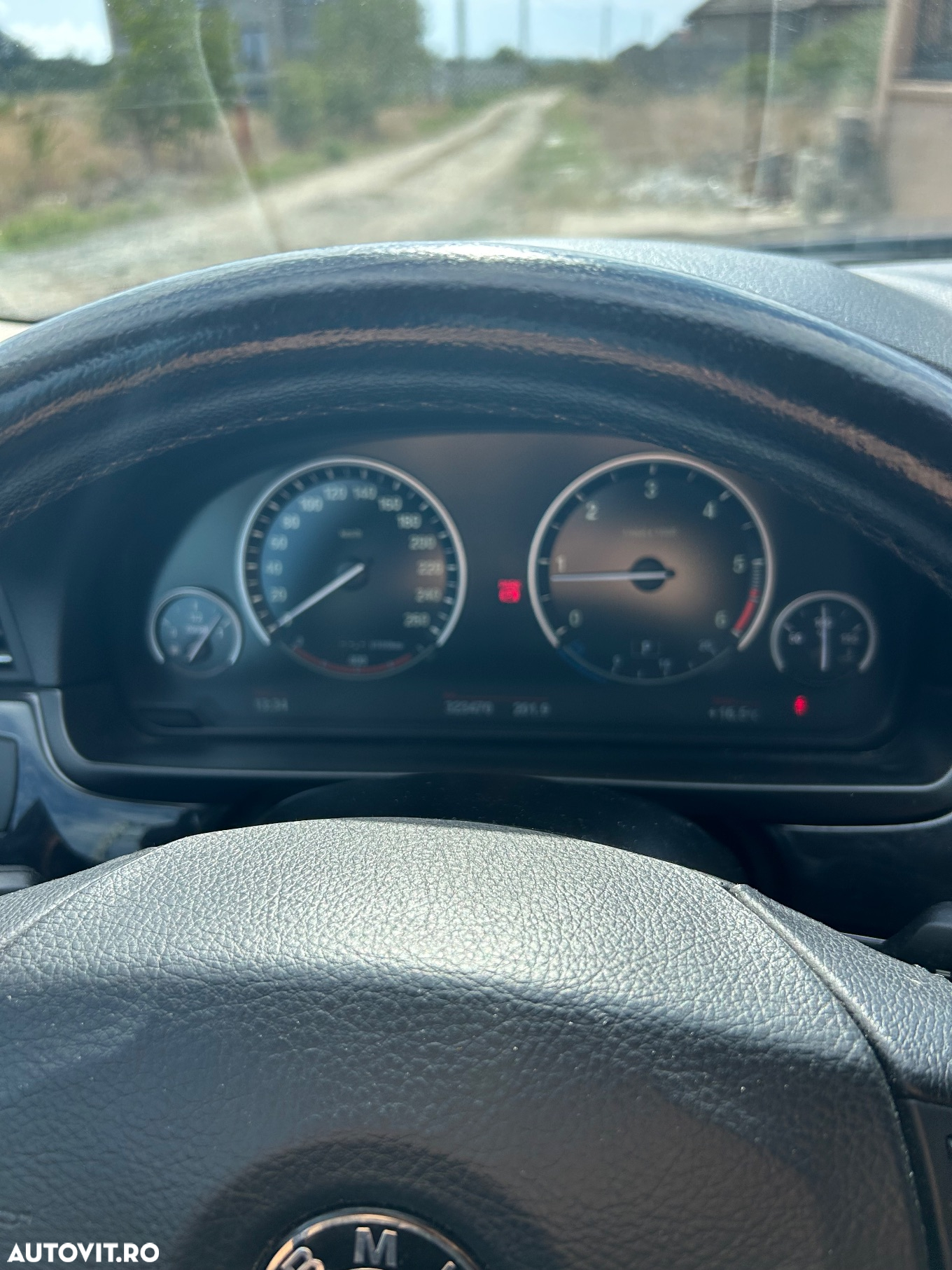 BMW Seria 5 520d xDrive - 15