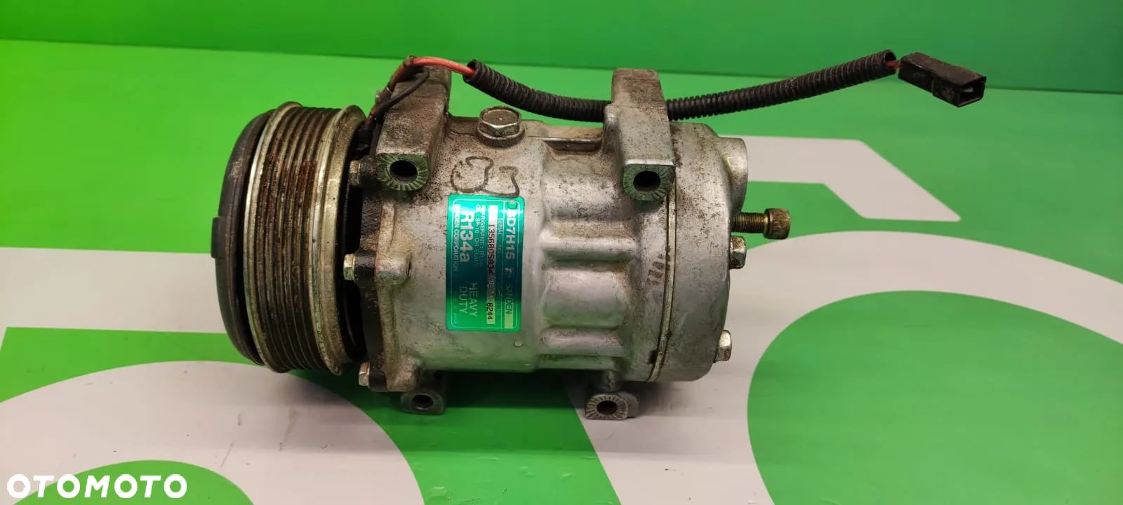 Kompresor klimatyzacji SD7H15-8244 Sanden 4281803M1 Massey Ferguson 6480 - 1