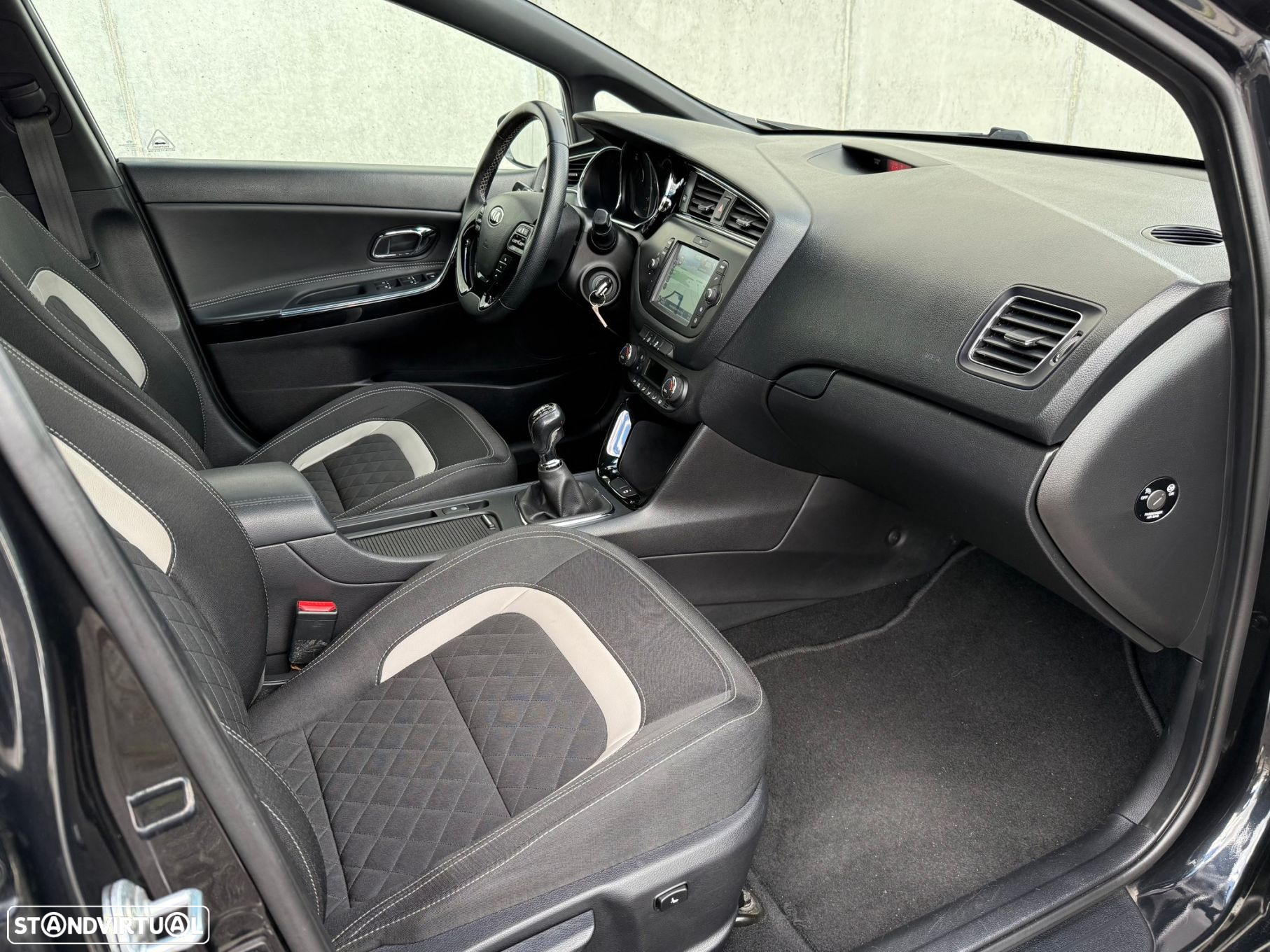 Kia Ceed SW 1.0 T-GDI GT Line - 27