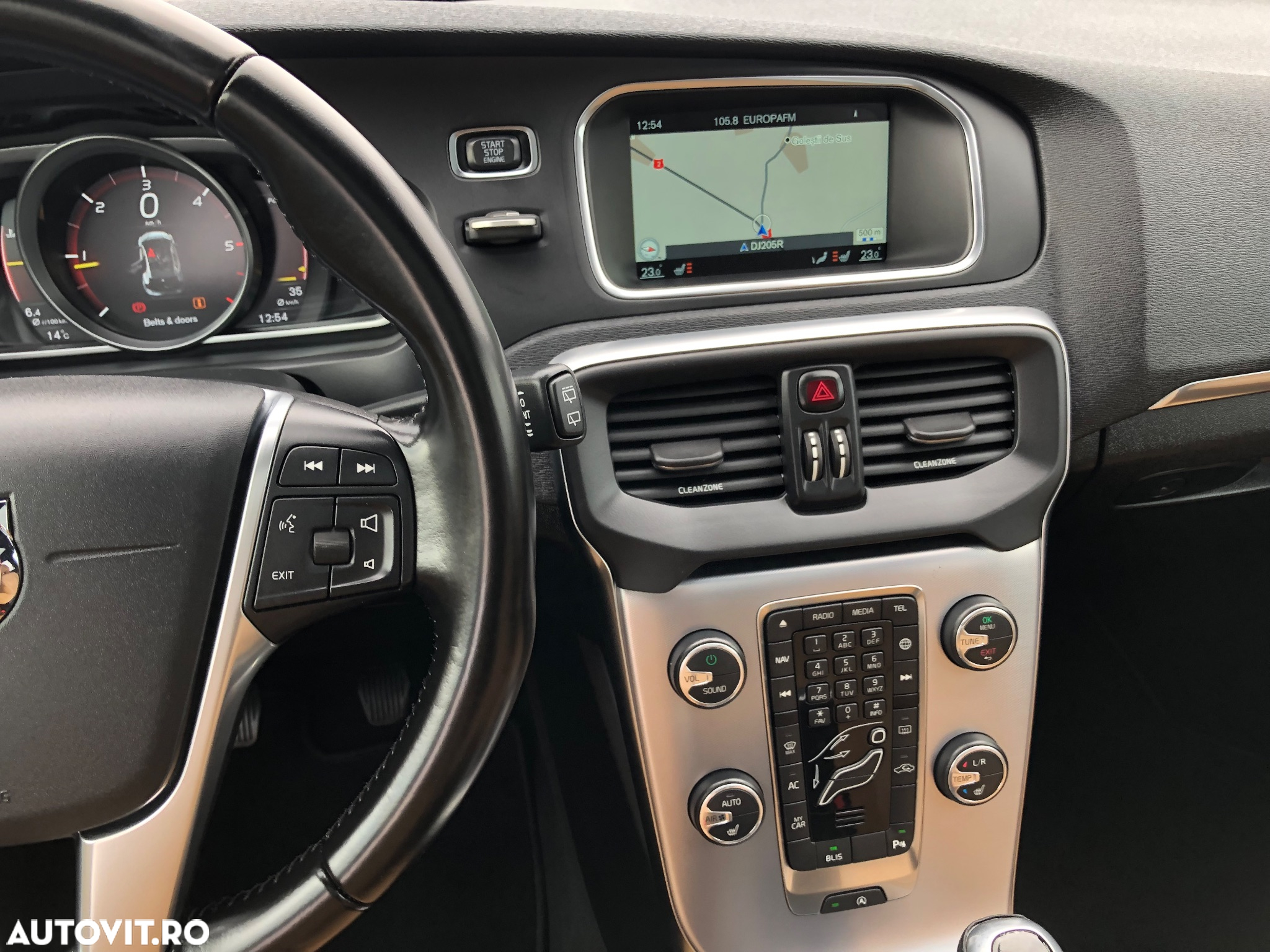 Volvo V40 D2 Inscription - 16