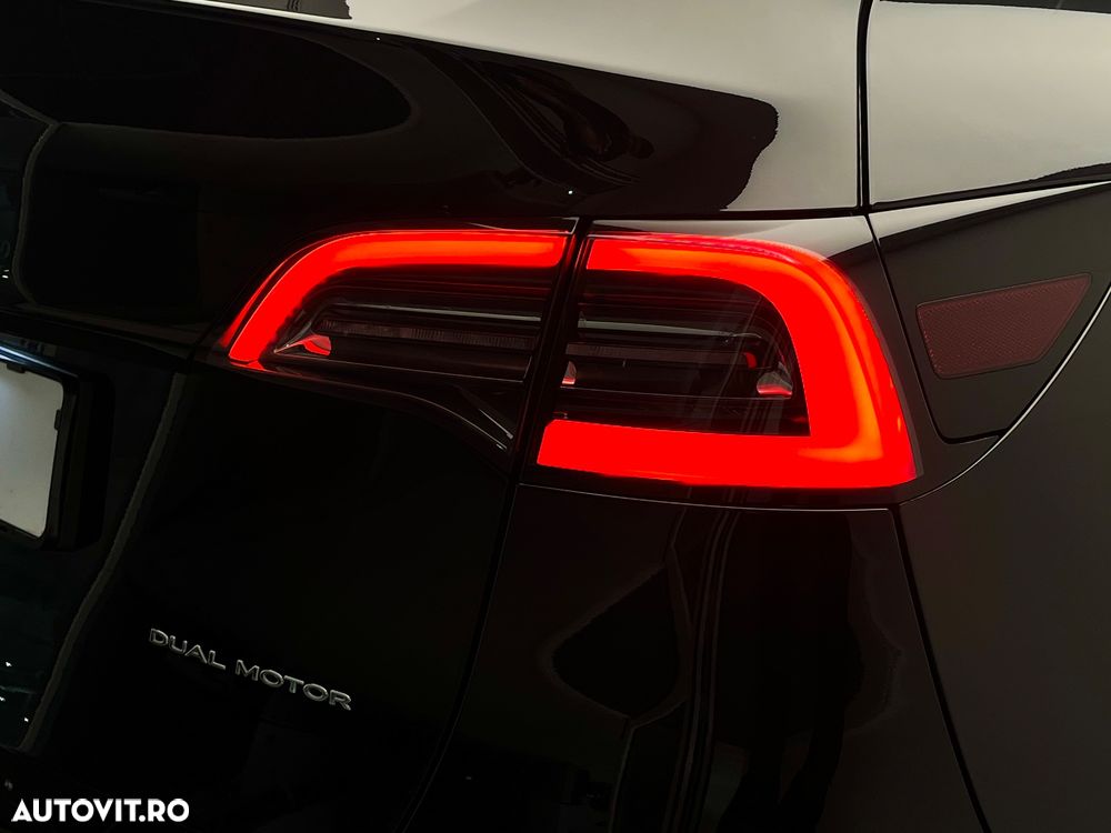 Tesla Model Y Long Range RWD - 11