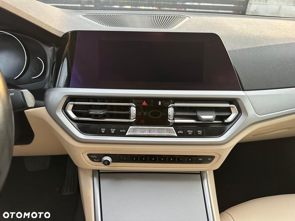 BMW Seria 3 318d Sport Line Shadow - 15