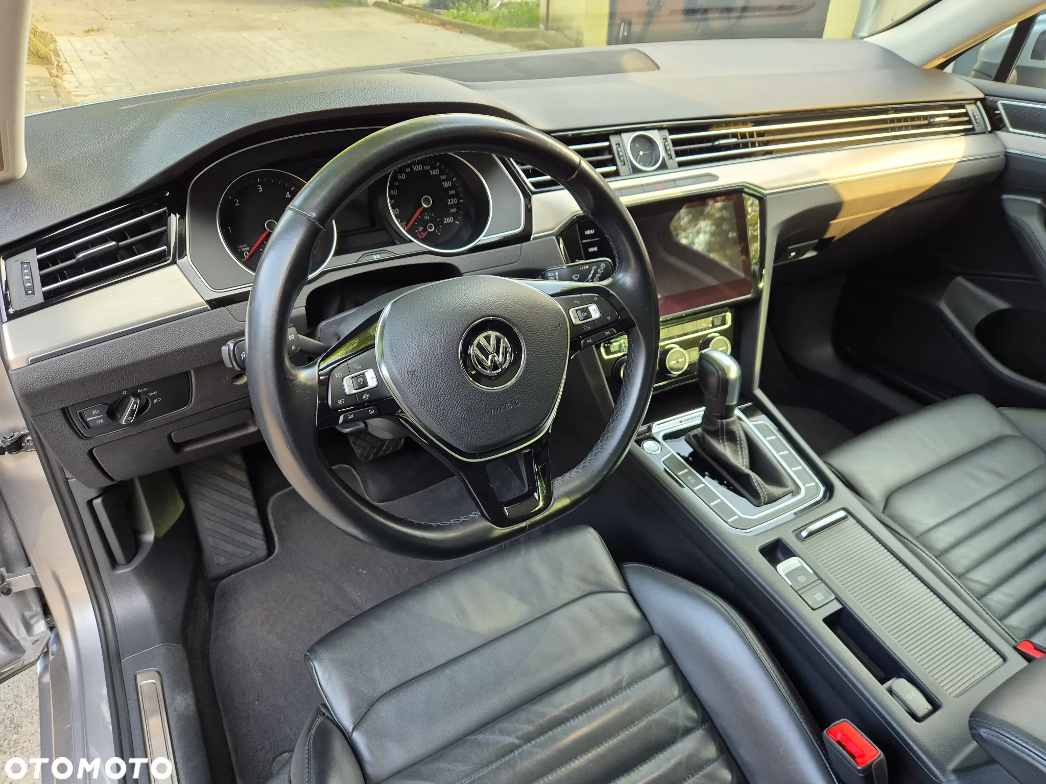 Volkswagen Passat - 12