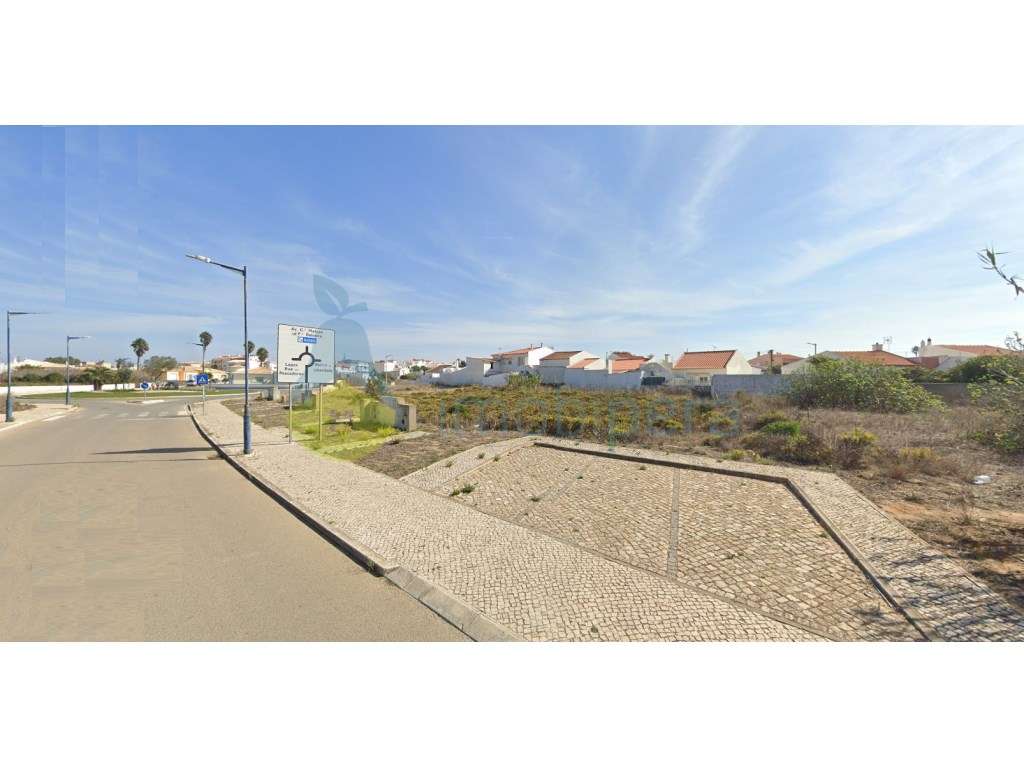 Lote de terreno urbano para construção de moradia geminada. - Grande imagem: 2/5