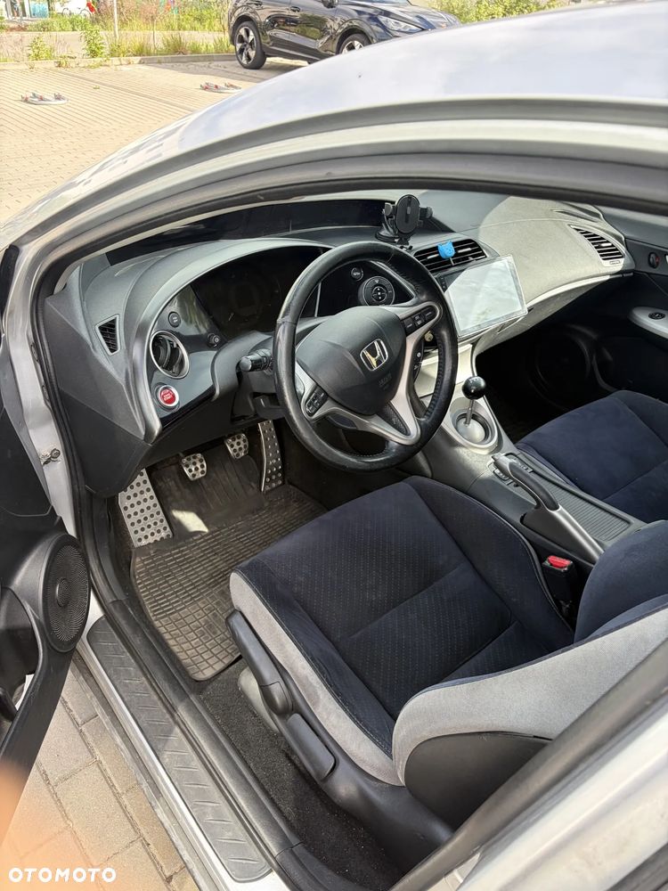 Honda Civic 1.8 Executive - 8