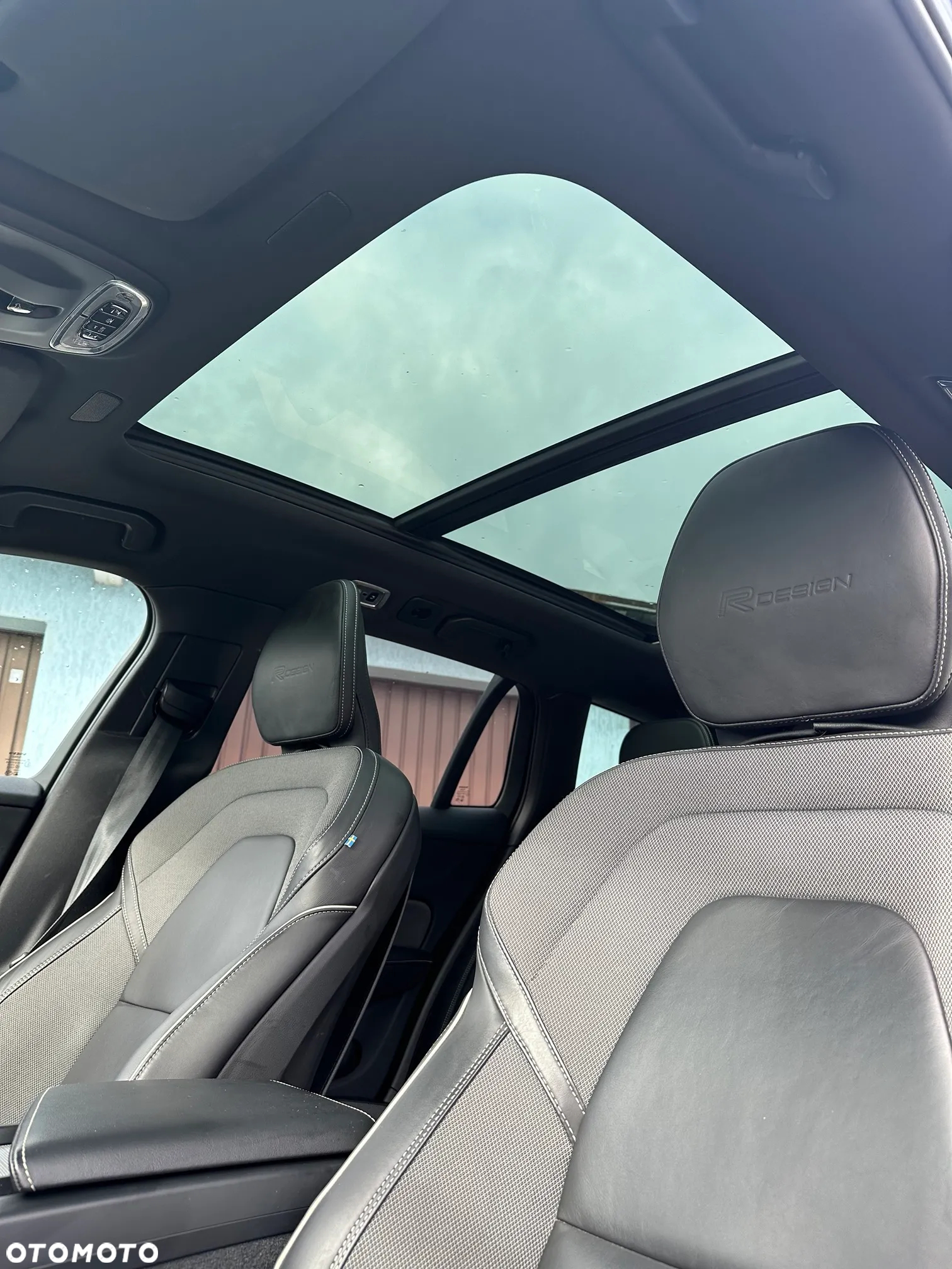 Volvo V60 D4 R-Design - 18