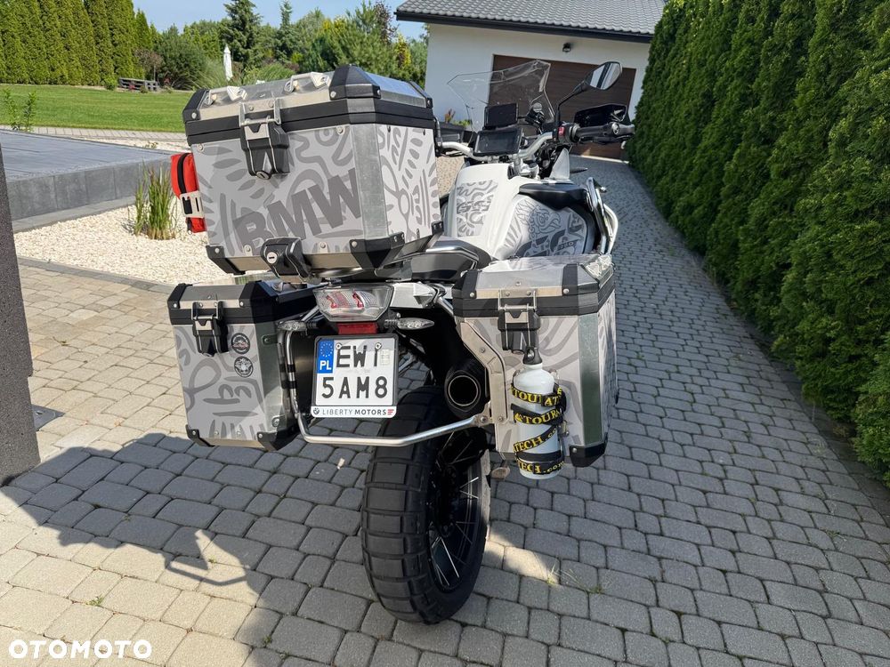 BMW R - 8