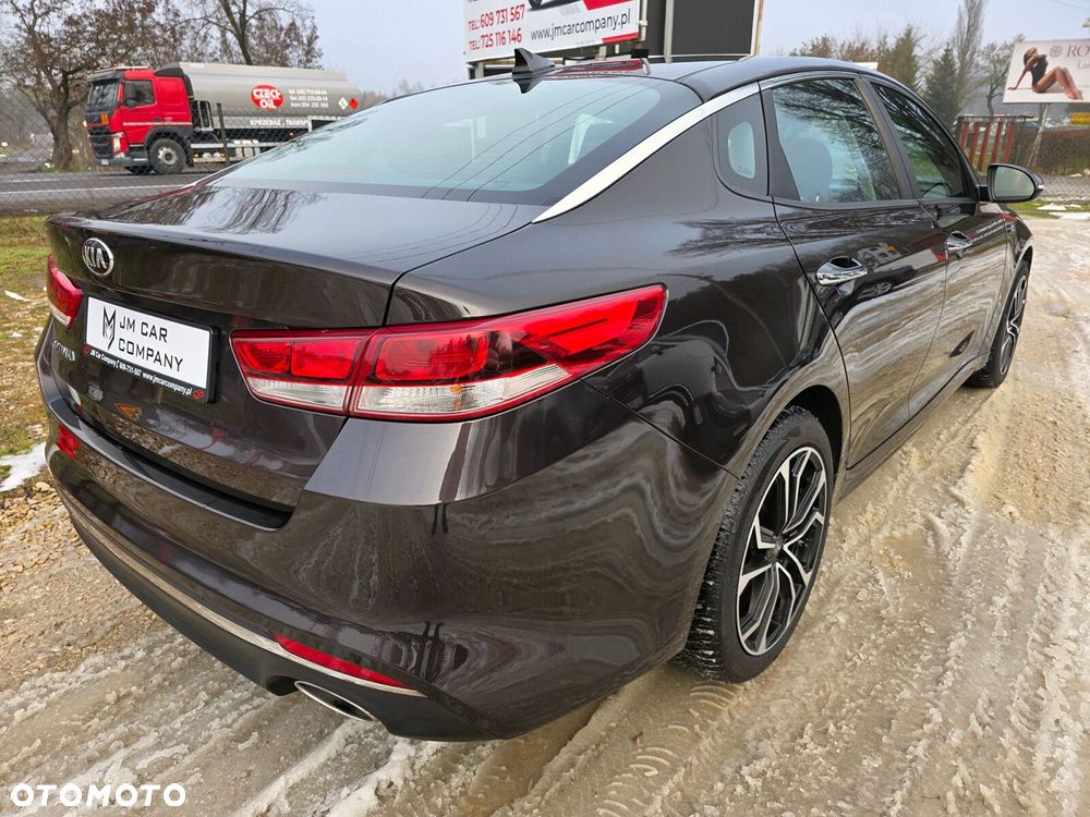Kia Optima - 16
