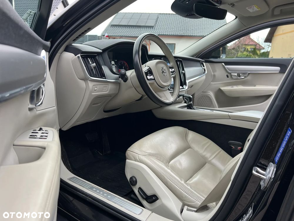 Volvo V90 Cross Country D5 AWD Pro - 8